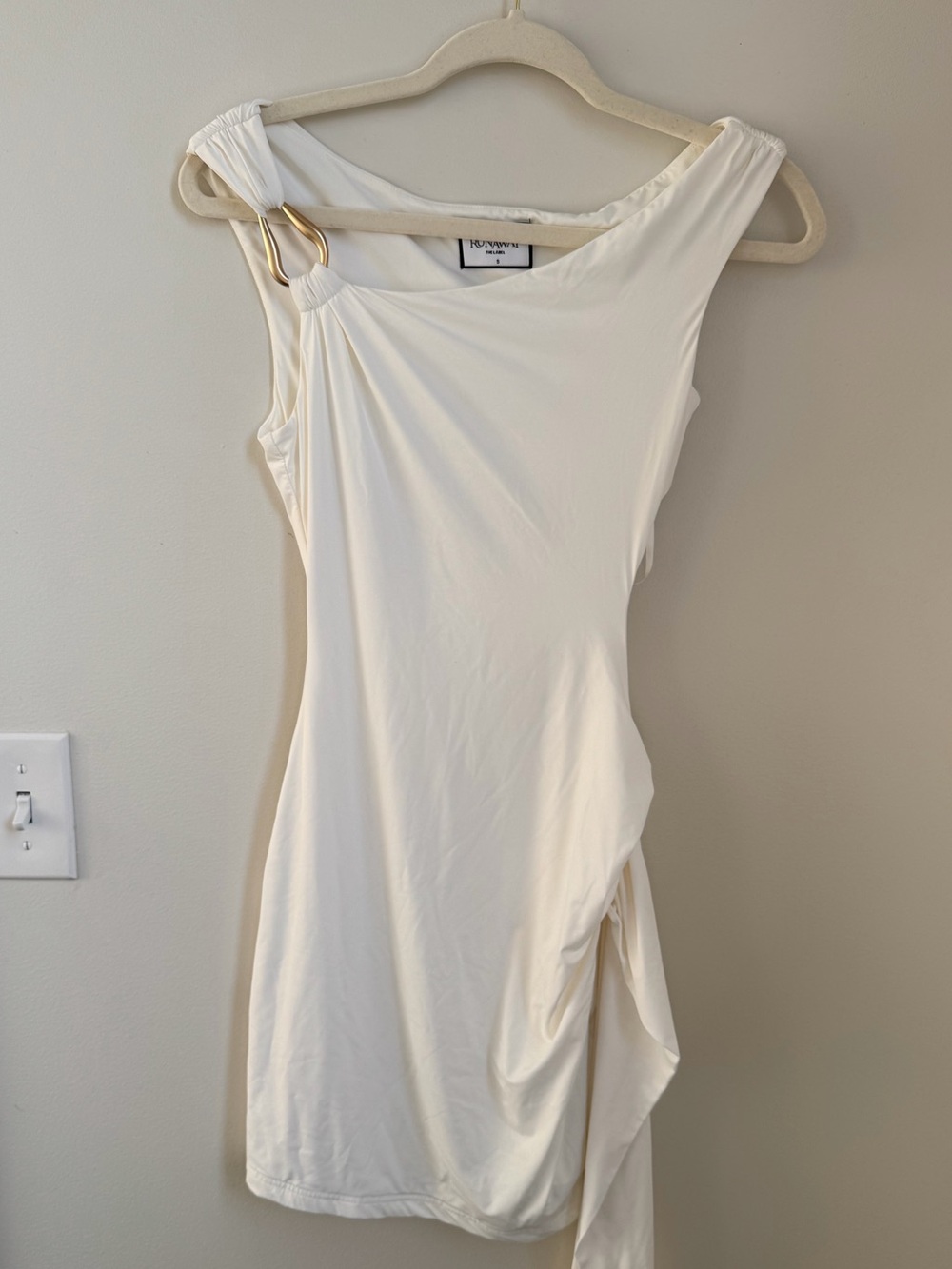 Runaway the label Jasmin One-Shoulder Cream Dress with Gold Ring Accent - Picture 8 of 8